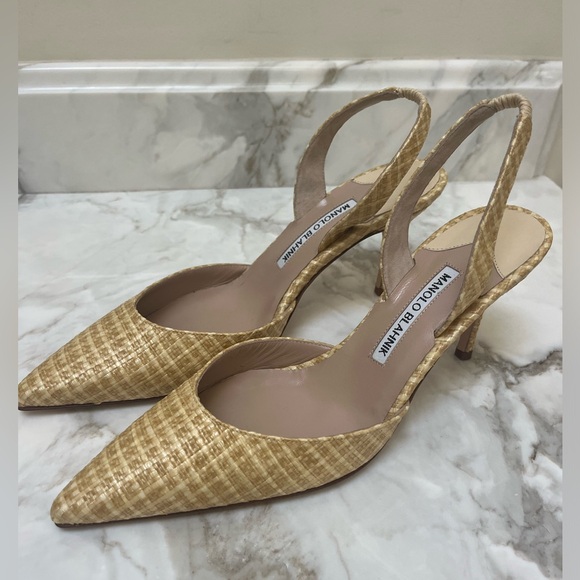 Manolo Blahnik Woven Slingback Heels Size 39 - Picture 4 of 11